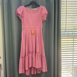 Casual, midi dress in the perfect shade of plum